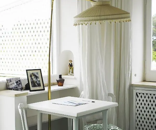 Calypso Oda ve Kahvaltı