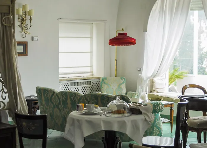 Calypso Oda ve Kahvaltı 4*